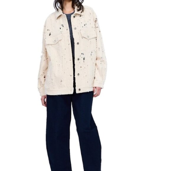 VIAVIA Denim Jacket - The Relaxed Trucker in Cairo Destruct - Picture 5 of 9